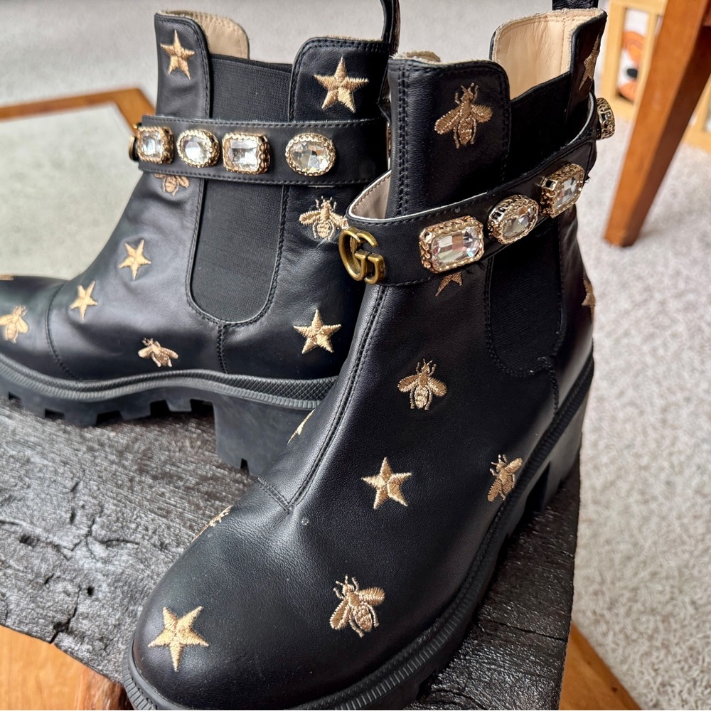 Designer inspired? Logo women’s Genuine Leather ankle boots with belt Gg